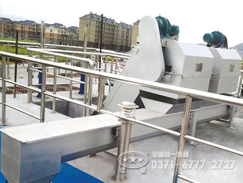 螺旋輸送機(jī)工作現(xiàn)場(chǎng)