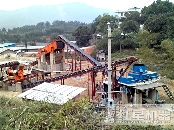 環(huán)保型河卵石制沙機投產(chǎn)現(xiàn)場