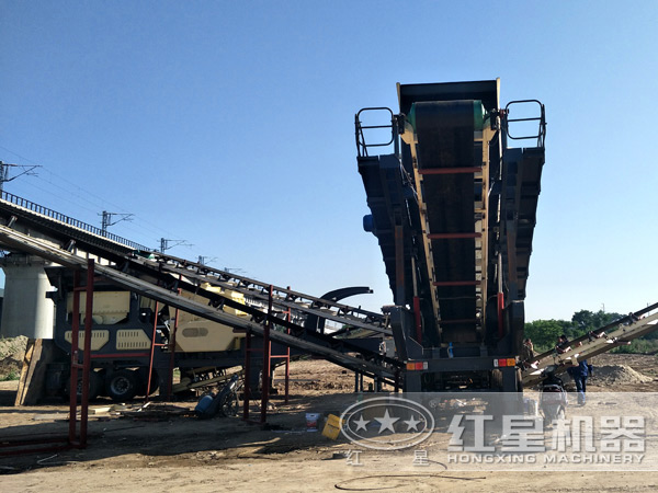 時(shí)產(chǎn)450噸石料移動(dòng)磕石機(jī)多少錢(qián)？求品牌介紹