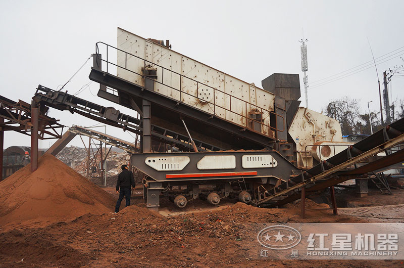 移動碎石機作業(yè)客戶現(xiàn)場