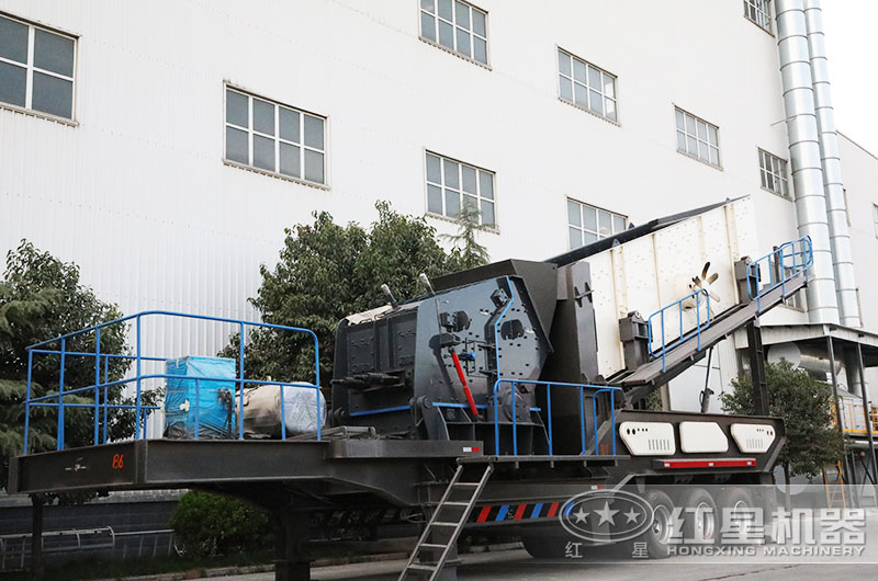 如何快速把石頭打碎，這款移動石頭碎石機可以幫您實現(xiàn)