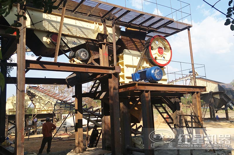 PE900*1200鄂式碎石機(jī)作業(yè)現(xiàn)場(chǎng)
