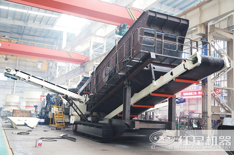 移動履帶一體式石子破碎機(jī)生產(chǎn)車間